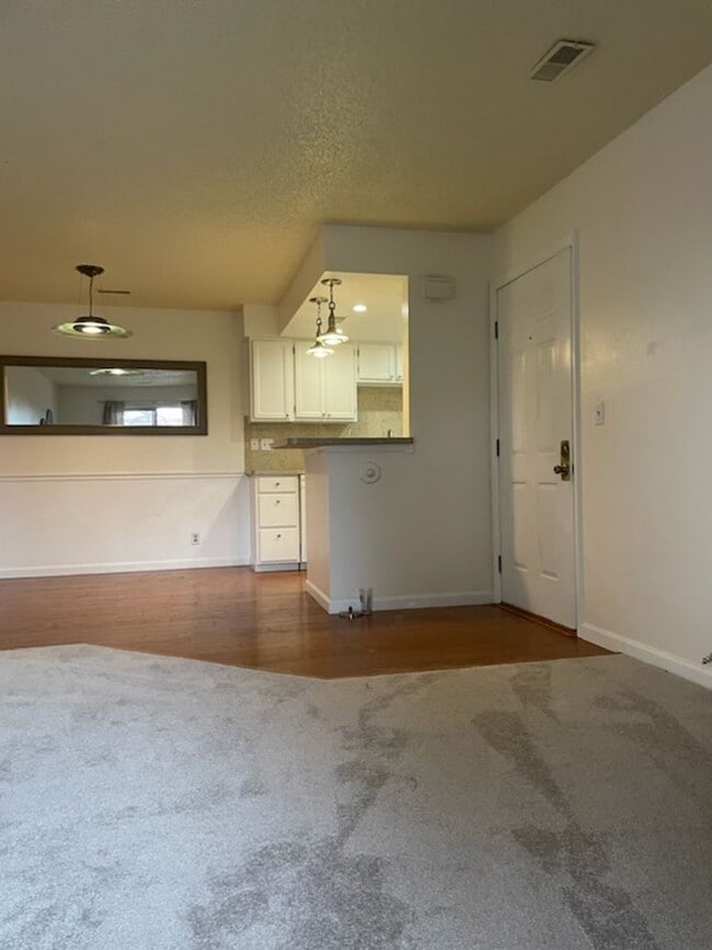 Photo - Quaint 1 Bedroom Condo in the Southwest pa...