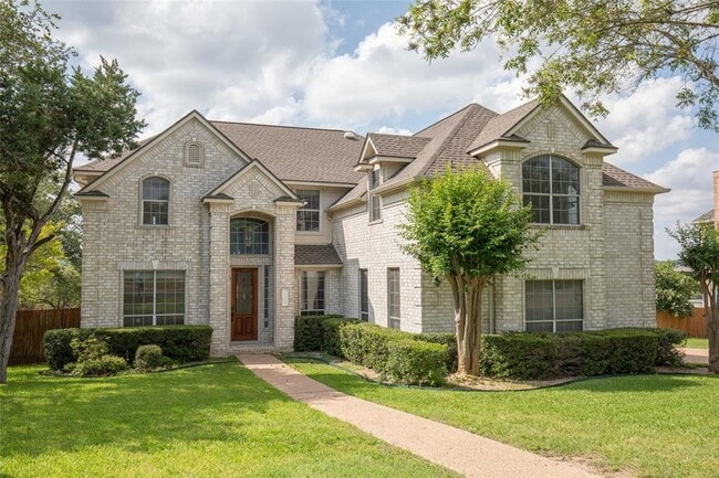 Building Photo - 10108 Spicewood Mesa