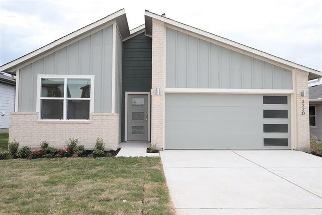 Building Photo - 3720 Niddry Dr