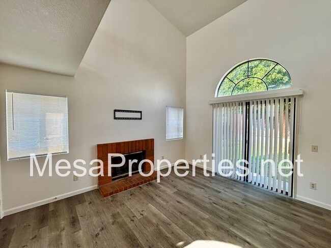 Photo - 1584 Sycamore Ln