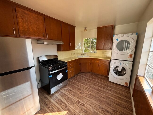 Building Photo - 4616 Kingswell Ave Unit 1-4