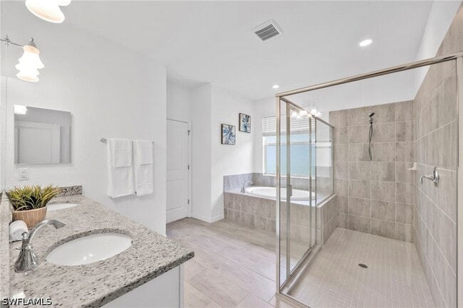 Photo - 2127 Hamlin St