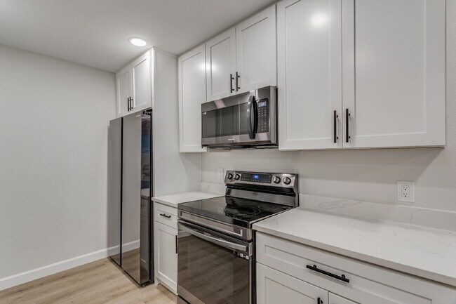 Photo - 2805 Sandage Ave