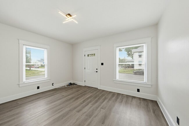 Photo - 1400 Woodlawn Ave