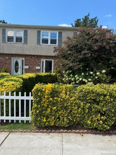 11 Chestnut St