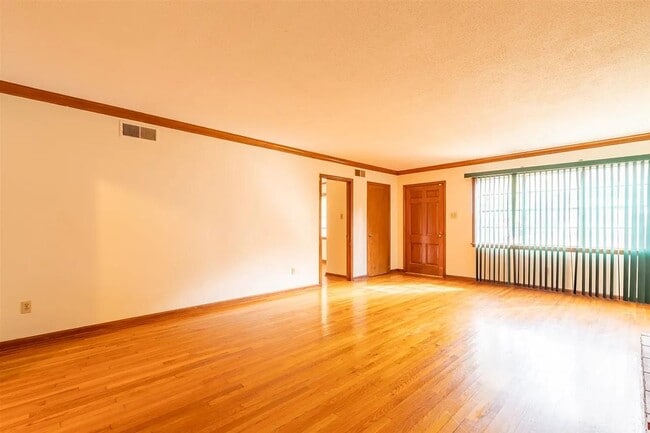Photo - 644 Craft Rd