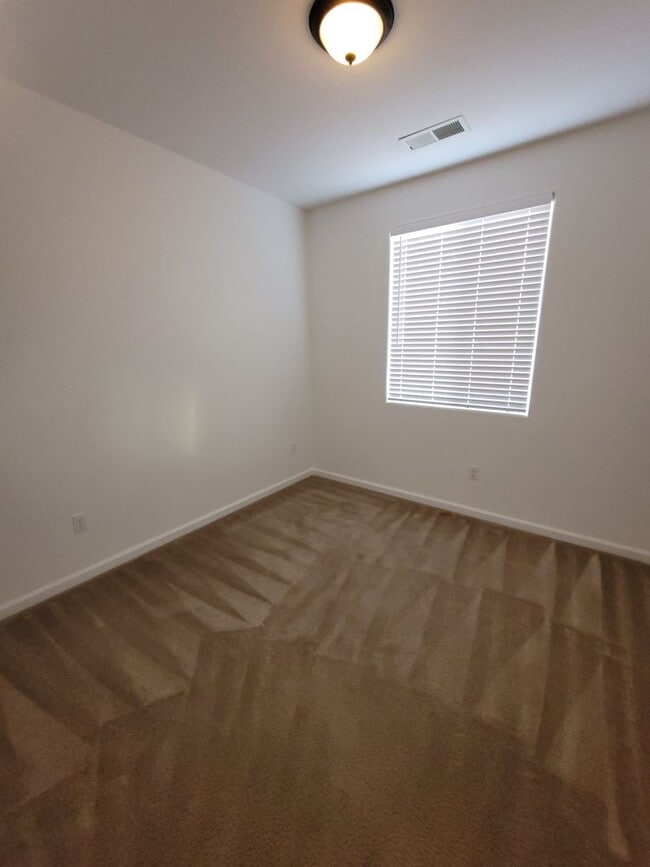 Photo - 141 Catlin St