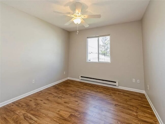 Photo - 11 NE Sunrise Dr