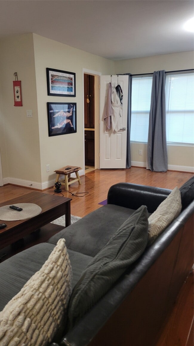 Photo - 401 Willard St