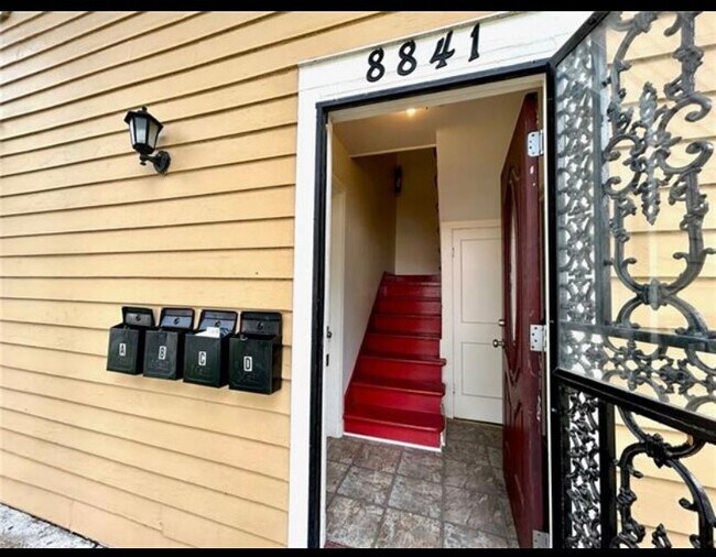 8841 S Claiborne Ave Unit C