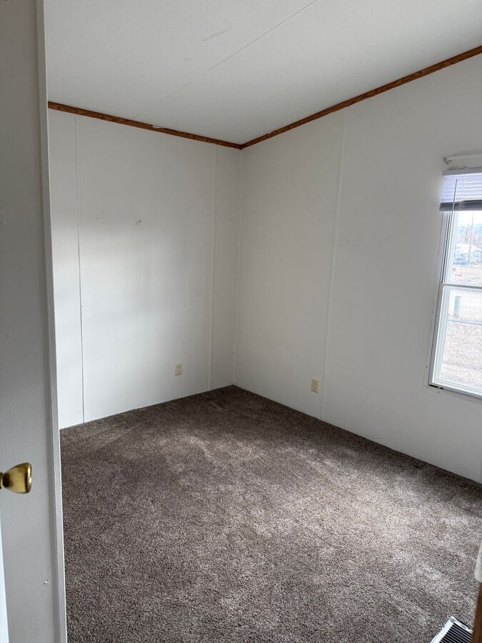 Photo - Bar Nunn Living