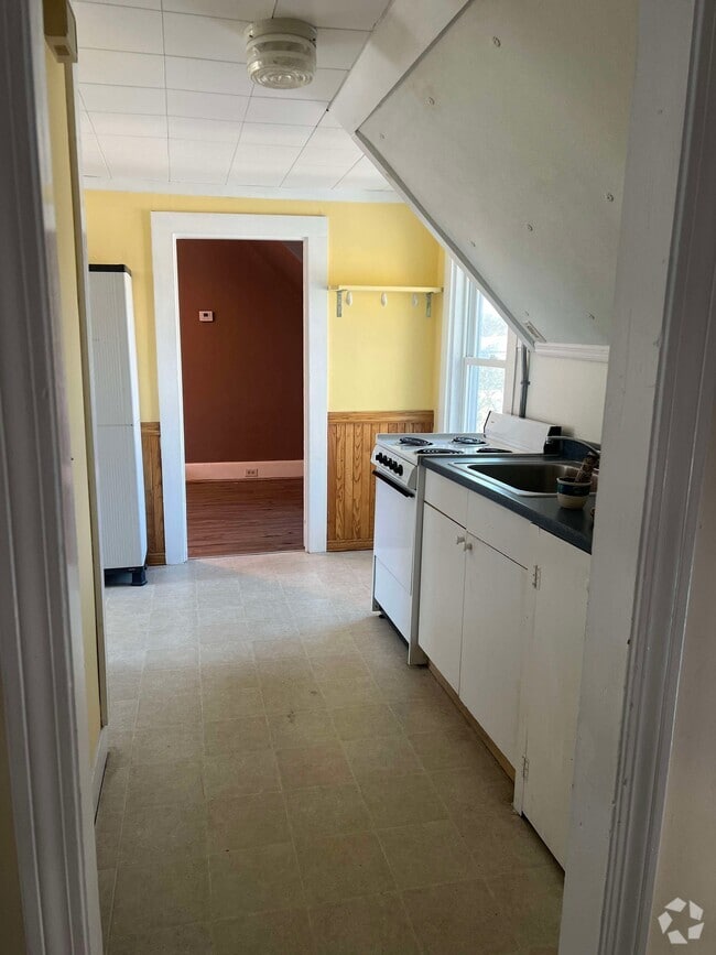 Building Photo - 279 Essex St Unit B Rental