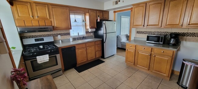 Building Photo - 4212 W 99th Pl Rental