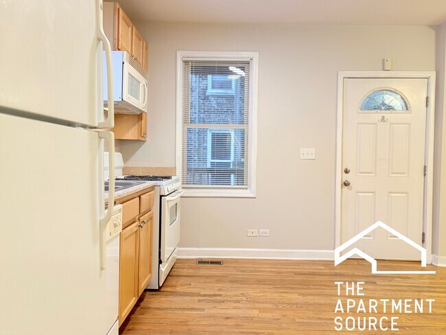 Photo - 1512 W Erie St Unit 1