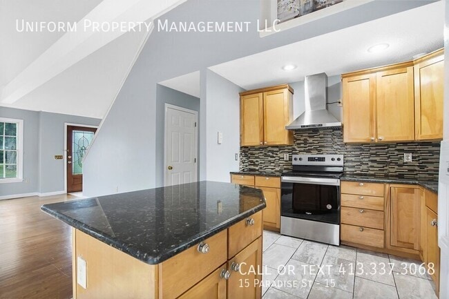 Building Photo - 15 Paradise St