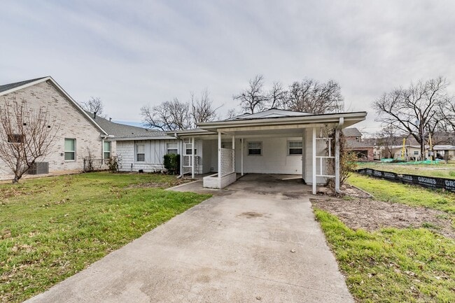 Photo - 3 Bedroom, 1.5 Bathroom in West Worth Village