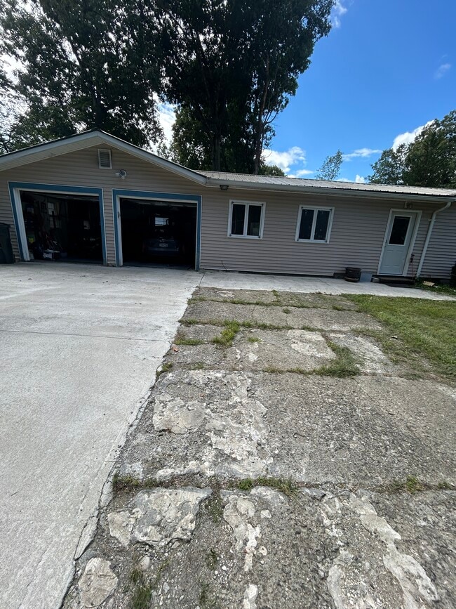 4 Cove St