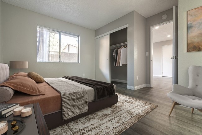 Photo - Laurel Heights Apartments