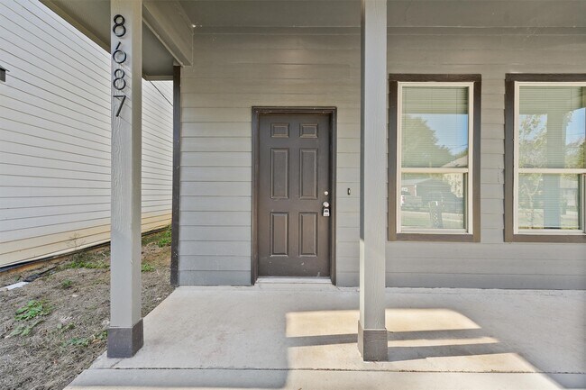 Photo - 8687 Sassafras