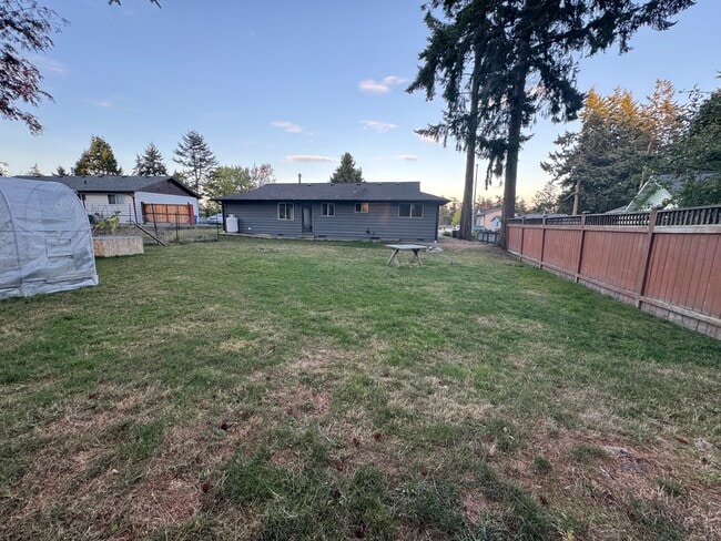 Building Photo - 899 Cathlamet Dr