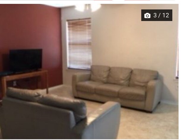 Abierto área de la sala de estar muebles no incluidos - 1920 Beatrice Ave