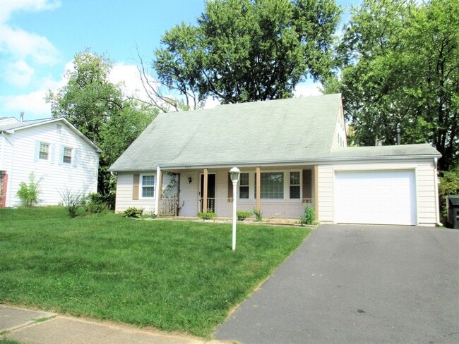 Building Photo - Beautiful 4 Bed 2 Bath Home Sitting On A Spacious Lot In Serene Greenbriar