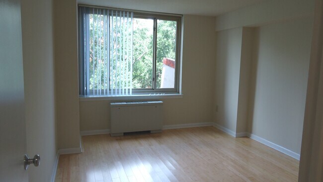 Photo - Windsor House Apartments