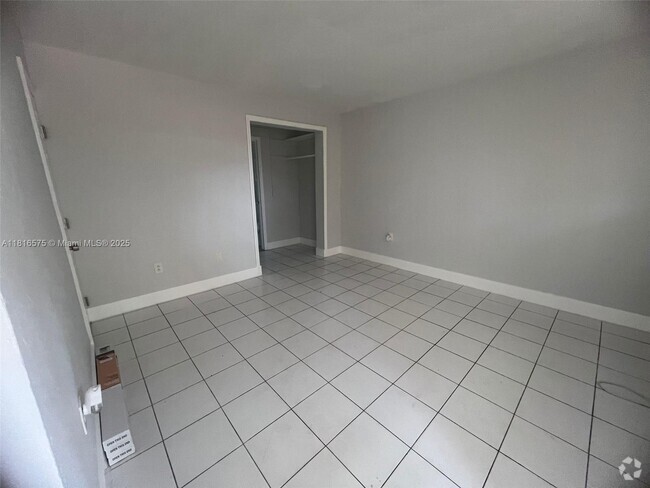 Building Photo - 1275 NW 60th St Unit 3 Rental