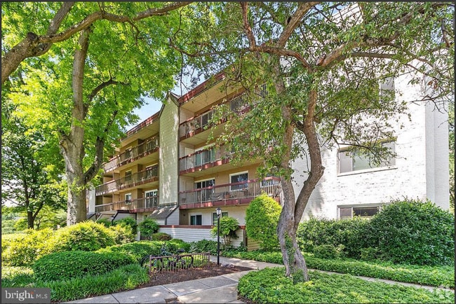 Building Photo - 10300 Westlake Dr Unit #S404 Rental