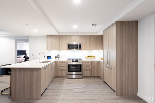 2BR, 2BA - 1388SF