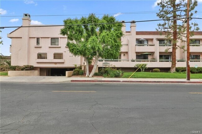 Photo - 9906 Owensmouth Ave Townhome