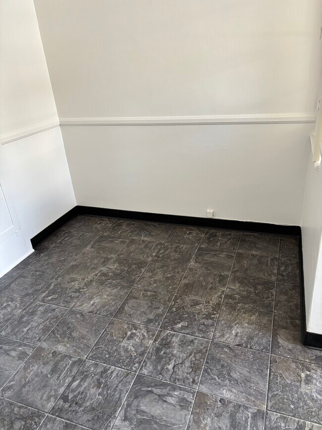 Breakfast nook - 1830 9th St Unit NorthSideofDuplex