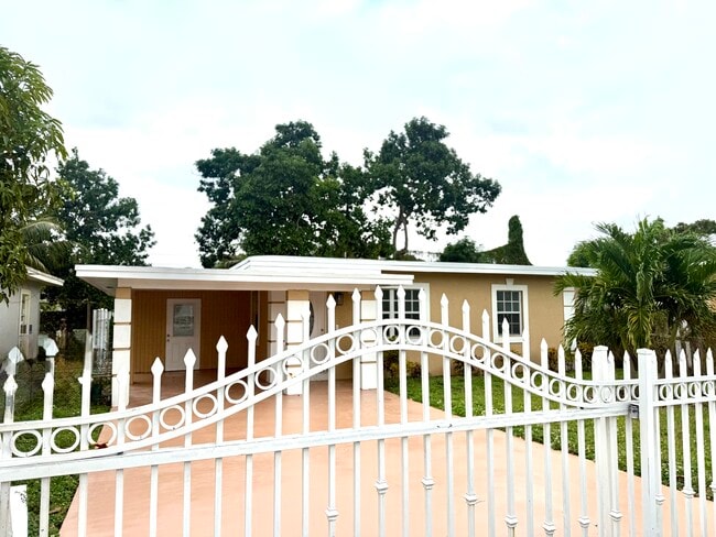 Photo - 1161 NW 116th St