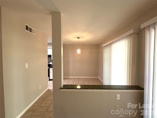 Photo - 11002 Harrowfield Rd