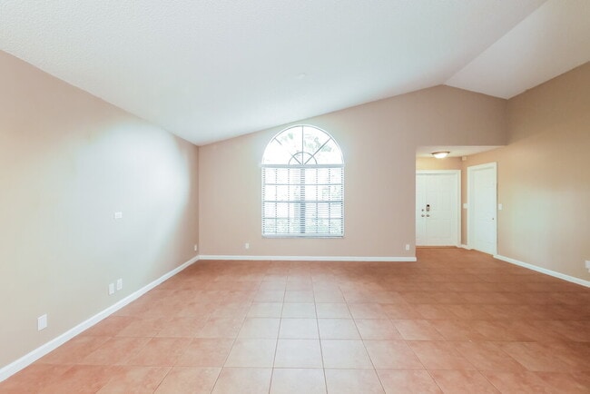 Photo - 575 NW 38th Ave