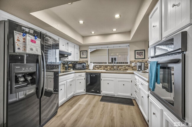 Photo - 1490 Foster Dr