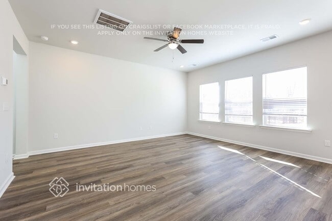 Photo - 3972 Zepelin Wy