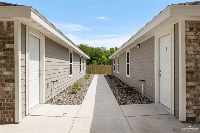 12 E Garfield Ave Unit 4