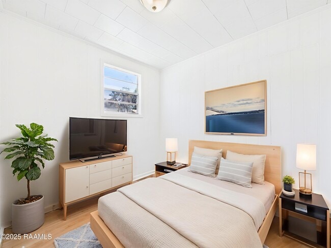 Photo - 711 E Lessley St