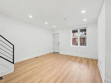 Photo - 143 N Conestoga St