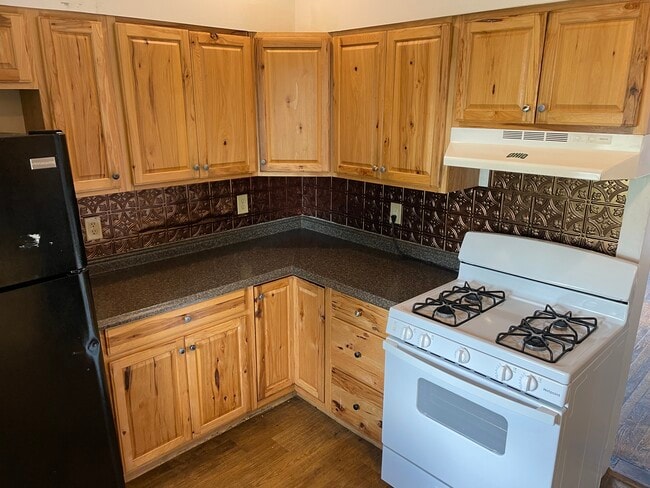 Kitchen - 8 N High St