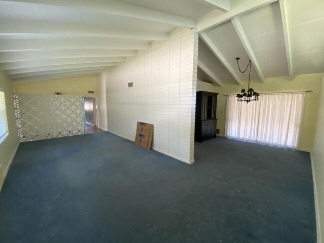 Photo - 25 Golfview Cir NE