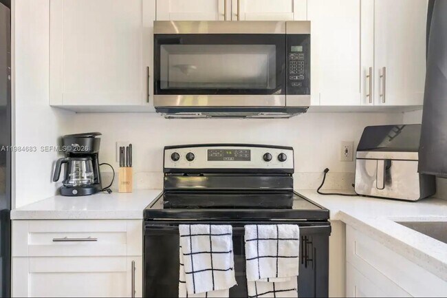 Photo - 1200 NW 18th Ct