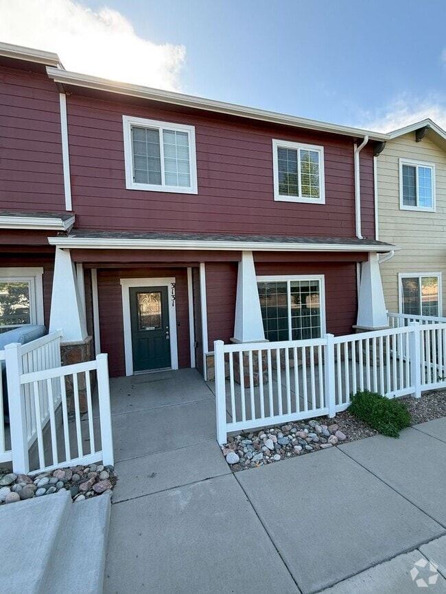 Building Photo - Available June 10! Rental
