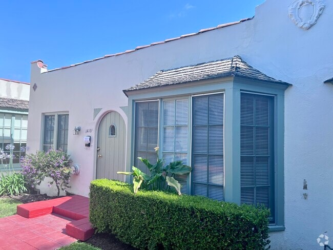 Building Photo - 1410 N Hayworth Ave Unit 1410 Rental