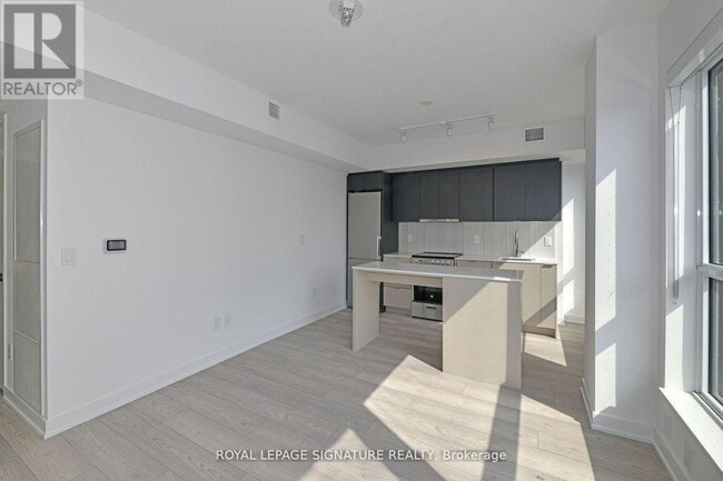 Photo - 8 Tippett Rd Unit 319