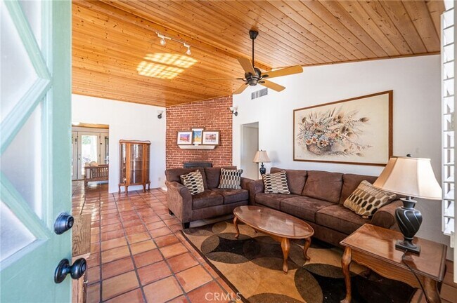 Photo - 615 N Paseo De Anza