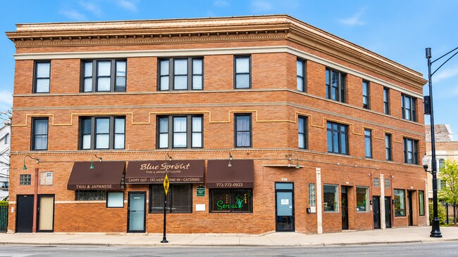 Building Photo - 2169 N Milwaukee Ave Unit 3