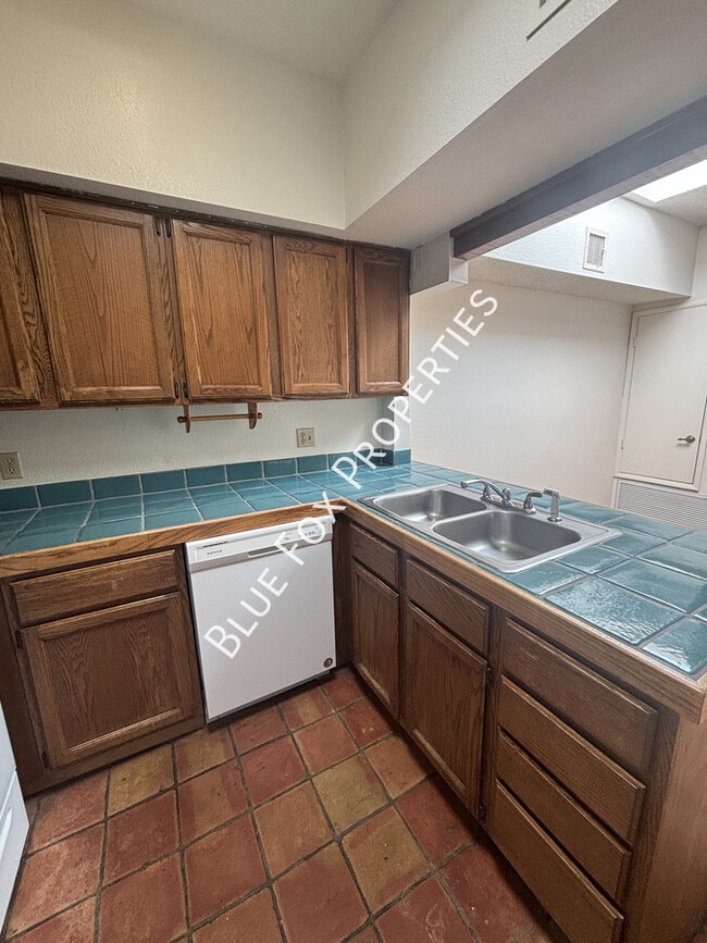 Building Photo - 5958 Sun County Blvd