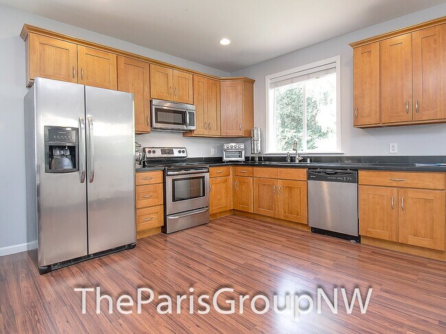 Wonderful 2012 Renton 3BR * Backs To Greenbelt